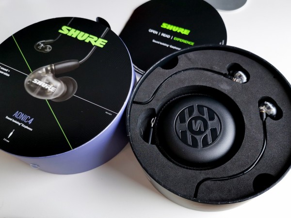 SHURE AONIC4 本体/ケース/イヤーピース付属 動作良好リケーブル対応 Shure 「AONIC4」 くっきりとした描写で様々なジャンルの曲を