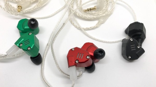 KZ ZS6」デザインも価格も音質も非常識すぎる話題の中華イヤホンを「全