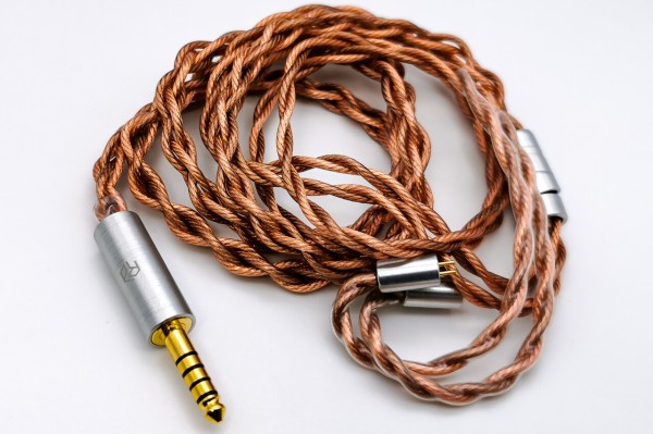 【新品開封未使用】Yanyin Carman 4.4mmケーブル付け中華イヤホン Yanyin CARMEN」 Sonion製の高性能BAを中心とした片側10BA構成