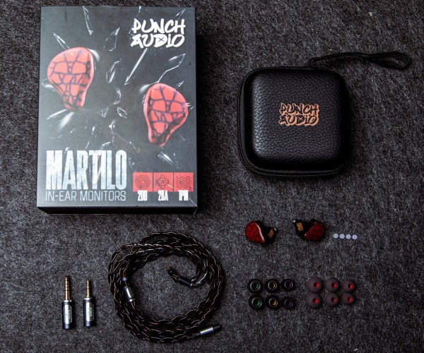 未使用未開封　PUNCHAUDIO MARTILO 有線イヤホン　他社イヤピ付き Punch Audio Martilo」低域強化型(Basshead)ながら優れたバランスと