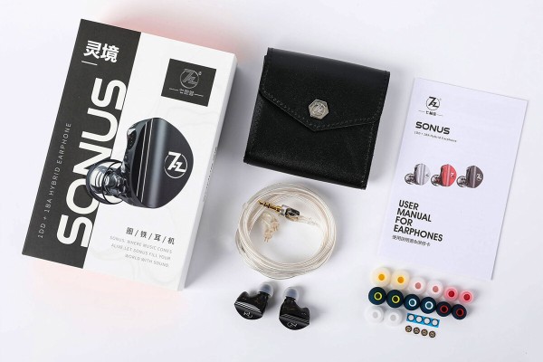 7Hz Sonus」 聴きやすいニュートラルサウンドの1BA+1DD構成。特徴的な