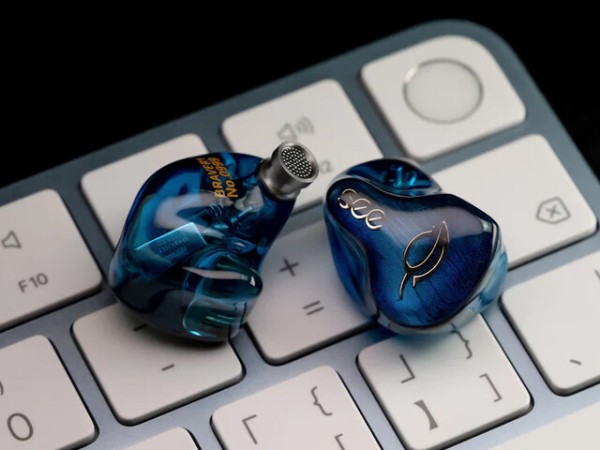 SeeAudio Bravery AE (Angel Ears) Exclusive Edition」 みたび
