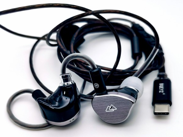 BQEYZ BQ10 (DSP Version)」 ミッドセントリックながら