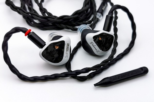 棚からレビュー】 「Softears Volume S」 クールな外観と2種類の