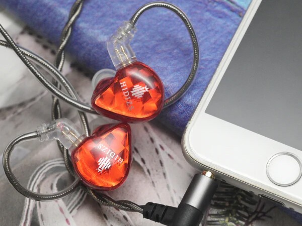 Hidizs MS1-Galaxy」 美しいクリアシェルにPU+PEEK振動板 Hidizs MS1-Galaxy」 美しいクリアシェルにPU+PEEK振動板
