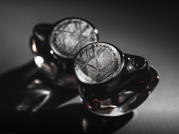 水月雨「Moondrop Meteor - 流星」 隕石を使った特徴的デザインに1DD+