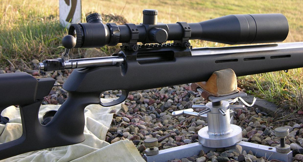 法執行機関以外にも競技用としても使用されているゴルマティック社のボルトアクション方式の狙撃銃 Gol スナイパーマグナムとは Gun Geek