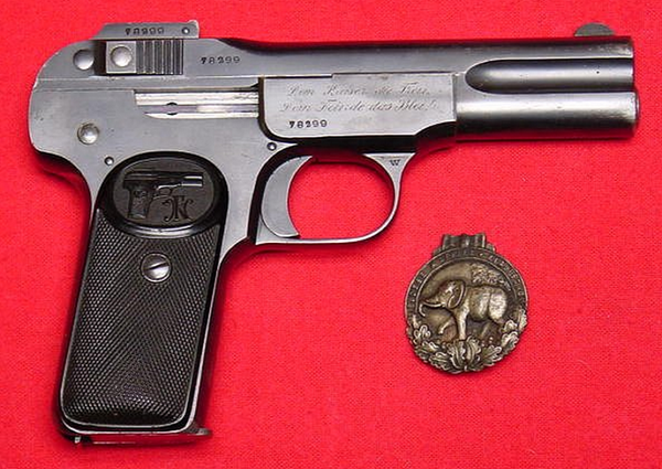 世界初の量産されたスライド式自動拳銃 ブローニングm1900とは Gun Geek