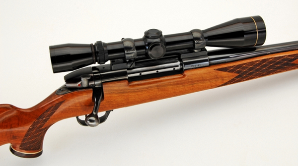 ライフル弾として最強クラスの威力を誇っている 460ウェザビーマグナム弾を使用する1958年にウェザビー社で開発されたボルトアクションライフル ウェザビーmkvとは Gun Geek