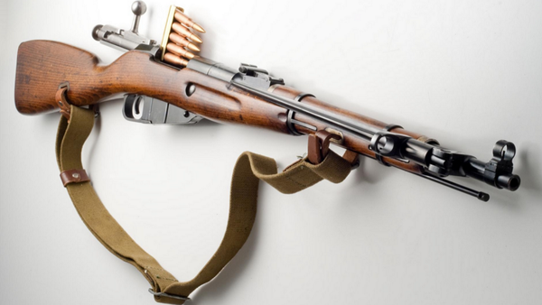 ロシア帝国の制式小銃として1891年に採用されたモシン・ナガンとは