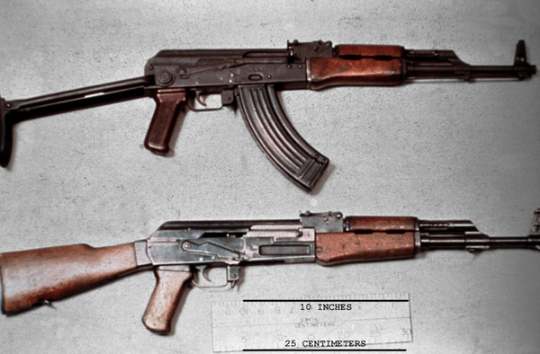 特上品 東京マルイ AK-47世界一の生産数を記録する旧ソビエトのアサルトライフル サバゲー、ミリタリー