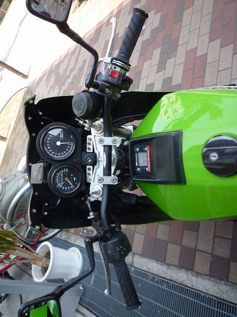 Kawasaki GPz750 F シート KAWASAKI カワサキ GPZ750 アンコ抜き タックロール バイク