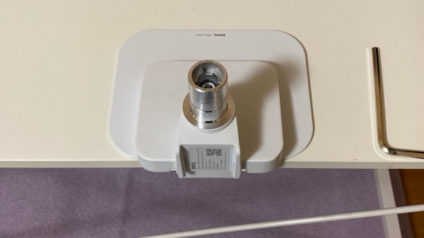 PRレビュー】 大きいモニターでも安定して支えられる： BenQ BSH02