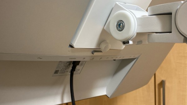PRレビュー】 大きいモニターでも安定して支えられる： BenQ BSH02