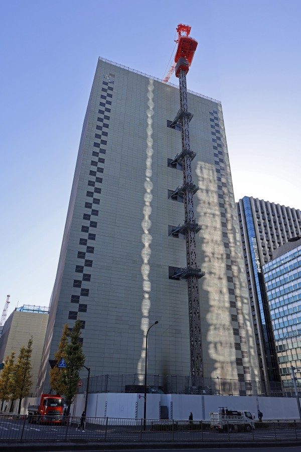 高さ112.48m「新呉服橋ビル」が解体中！跡地には地上44階、高さ