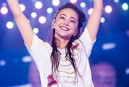 安室奈美恵 沖縄 引退日 上映会 ピンク テープ amuronamie_0915live_4.jpg?