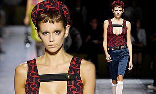 顔も髪型も奇抜すぎる カイア ガーバーがプラダのファッションショーに登場 Kaia Gerber At The Prada Mfw Show マリポサのセレブリティー Gossip