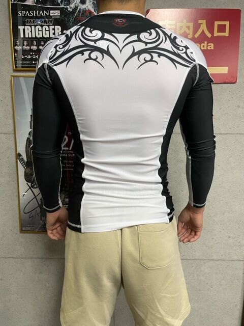 おすすめ商品紹介】BULLTERRIER ラッシュガード Tribal : ブルテリアブログ