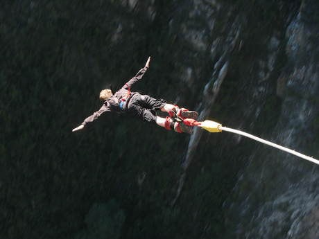 世界のバンジージャンプ高さランキング Bucket List News