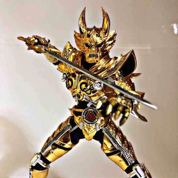 S.H.Figuarts「真骨彫製法 黄金騎士 牙狼」レビュー : 喪系なかれら