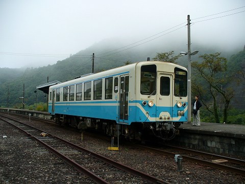 四国鉄道遍路の旅 4日目 マリンブルーの風