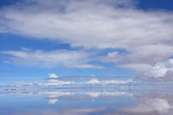 18年ペルー ボリビア旅行記 第34回 ウユニ塩湖探訪その3 晴天のウユニ塩湖 青い空と白銀の鏡 マリンブルーの風
