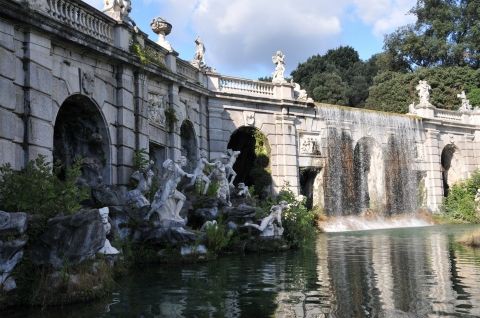 13年南イタリア旅行記 第3回 カゼルタ宮の庭園を散策しへカゼルタの町へ マリンブルーの風