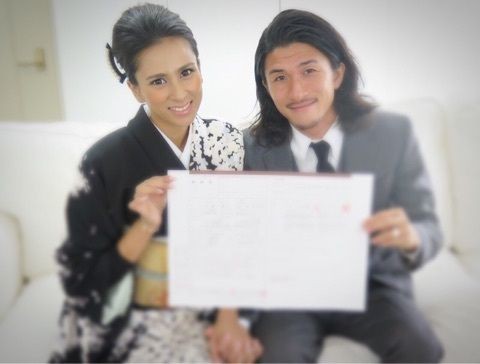 芸能 ｍａｌｉａ 横浜ｍ 佐藤と入籍報告 今日からスタート 秒速ニュース
