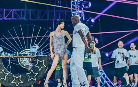 セール中【陳情令】王一博 LOMO缶 40枚入り ストリートダンス 这就是