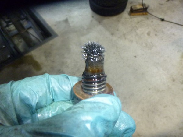 たった7000kmで壊れてしまったリビルトAT 大量の摩耗粉でエンジン 
