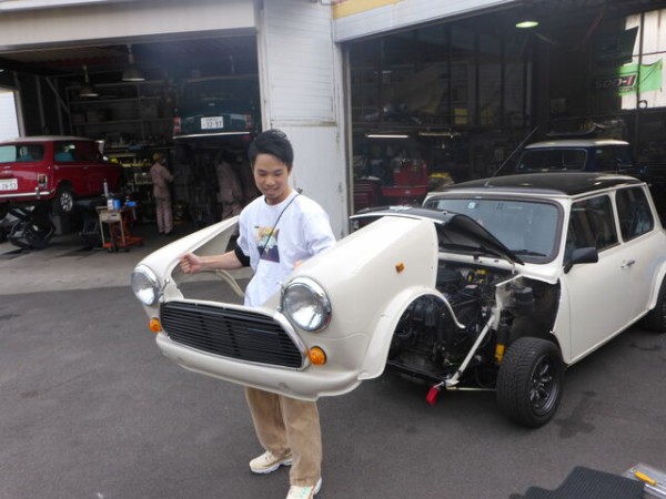 HUJ様 フルフロントで軽量化したMINIの車検です。。。 : スタッフ 