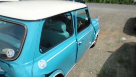 7 26 事故で入庫 マフラー交換 パワーエアコンレボリューション など スタッフブログ ローバーミニ専門店キャメルオート