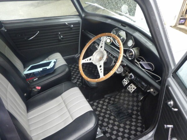 Ito様 ジムニーからminiに乗り換えました だから任意保険も乗り換えます 決め手は150万円の車両保険と故障の修理代もでる特約 そして十分な距離の無料レッカーです スタッフブログ ローバーミニ専門店キャメルオート