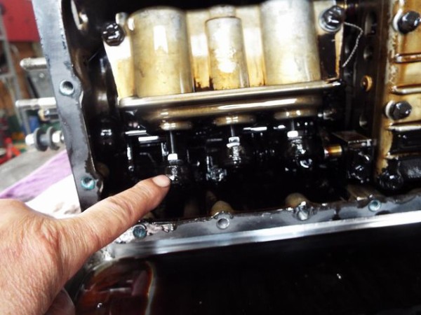 たった7000kmで壊れてしまったリビルトAT 大量の摩耗粉でエンジン 