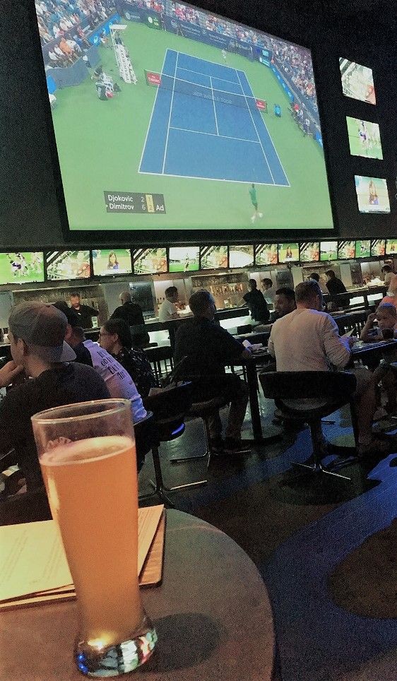 トロントおすすめのスポーツバー Real Sports Bar Grill カナダ生活 お酒と共に モザイク文化の魅力