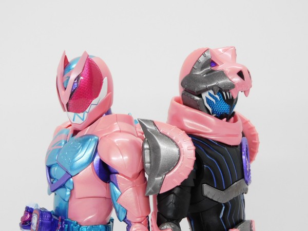 S.H.Figuarts 仮面ライダーエビル 仮面ライダーデモンズ 2点セット