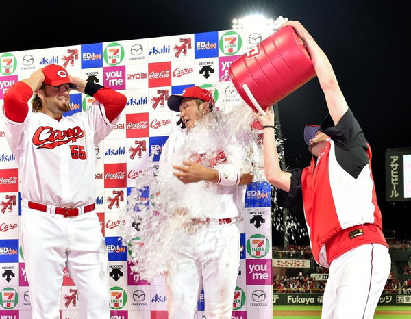 カープ鈴木誠也 英語ペラペラだった 西村通訳は神対応 祝勝会 広島東洋カープまとめブログ かーぷぶーん