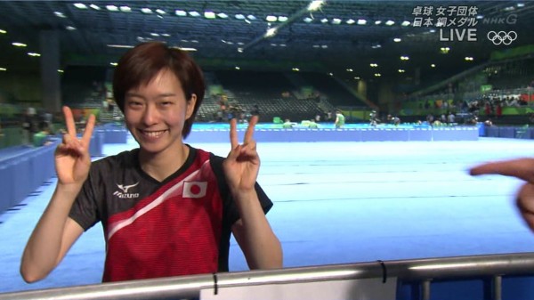 卓球 石川佳純のダブルピースwwwwwww 番茶速報