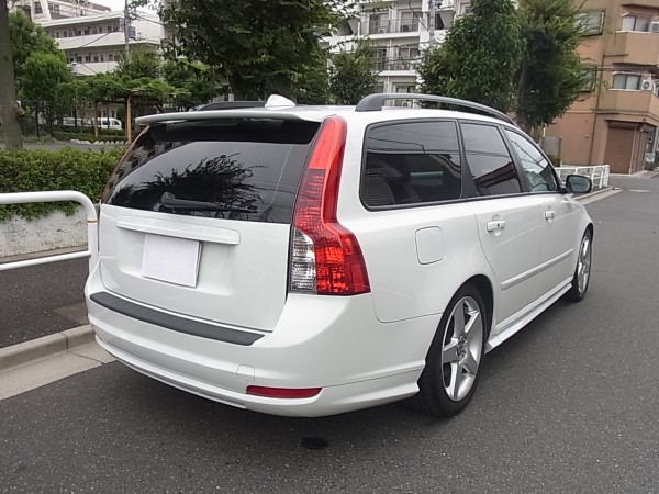 極上・2008年式・特別限定車】 ボルボ V50 2.4i Rデザイン 禁煙車 Rデザイン専用フルエアロ 純正HDDナビ 走行5万km台 ETC  車検31年10月☆ : ヤフオク専用 クルマ画像