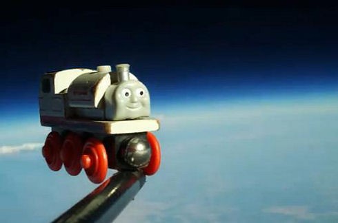 動画 おもちゃの機関車よ宇宙へ 父から息子へ思い出のプレゼント 付録部 Blog Bu