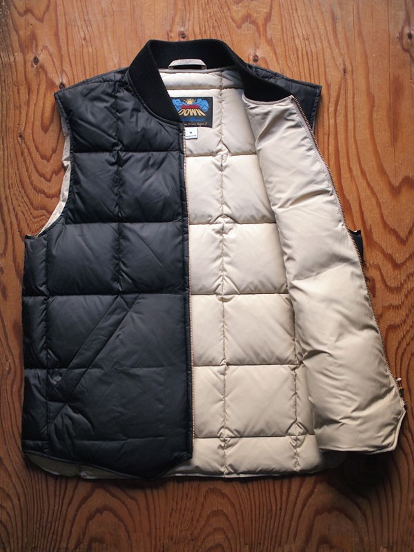 90sEddie Bauer エディーバウアー リバーシブル グースダウンベスト EDDIE BAUER / エディーバウアー】Canadian Vest. 長く語り継がれる