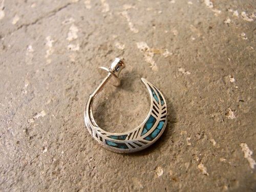 SYMPATHY OF SOUL / Feather Inlay Hoop Pierce : CHARCOAL