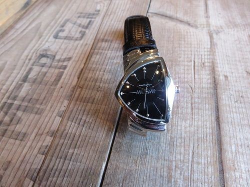 HAMILTON ヴィンテージ　ブラック 時計 HAMILTON VENTURA & 東京店ヴィンテージウォッチ・カレッジリング