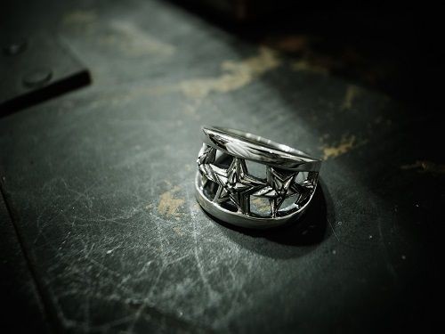 Cody Sanderson ・5STAR IN STAR CUTOUT RING : CHARCOAL*GREEN BLOG NEWS