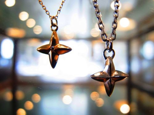 2013AW mollive STAR-CROSS 18K-DIA to SHINY NECKLACE : CHARCOAL