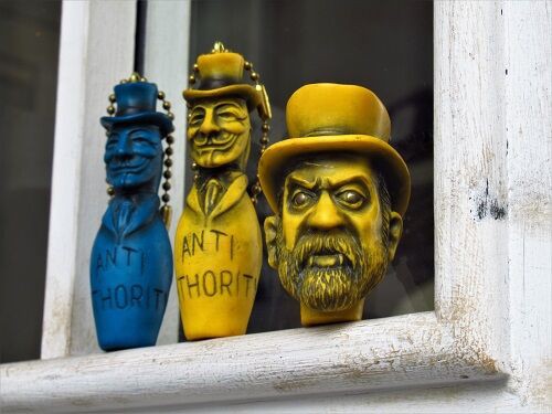 LUCKY RUDY・MAD SCULPTURES キーホルダー : CHARCOAL*GREEN BLOG NEWS