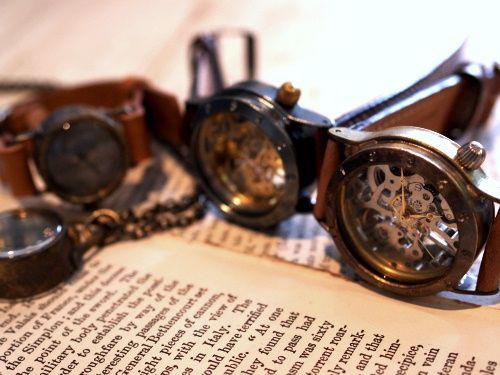 Vantique Hand Winding Vintage Watch : CHARCOAL*GREEN BLOG NEWS