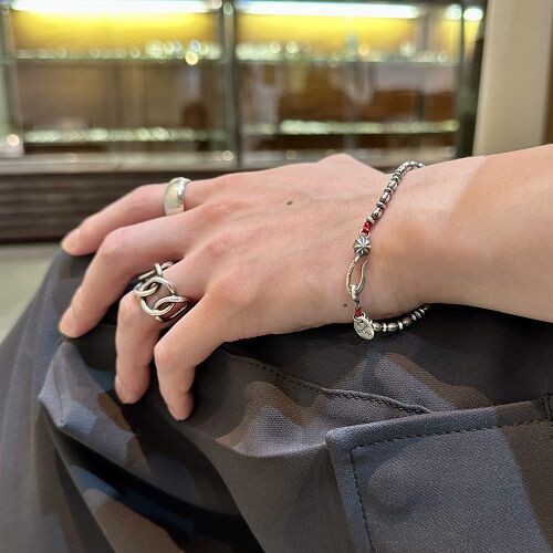 Atease / NATIVE BEADS BRACELET : CHARCOAL*GREEN BLOG NEWS