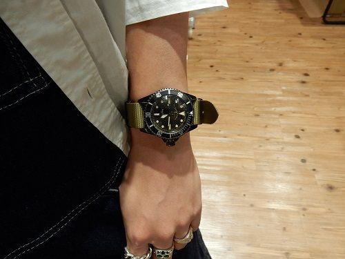 VAGUE WATCH BLK SUB : CHARCOAL*GREEN BLOG NEWS