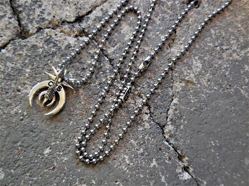 Cody Sanderson*NAJA EXTRA SMALL NECKLACE : CHARCOAL*GREEN